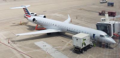 Photo of aircraft N959LR operated by American Eagle