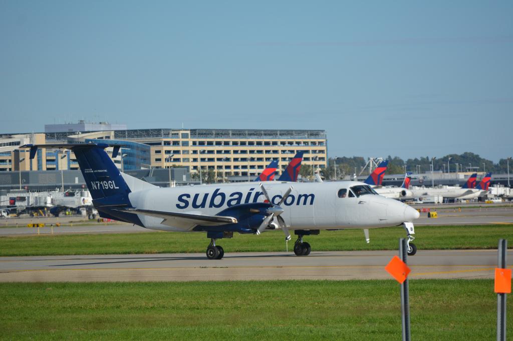 Photo of aircraft N719GL operated by Pet Airways