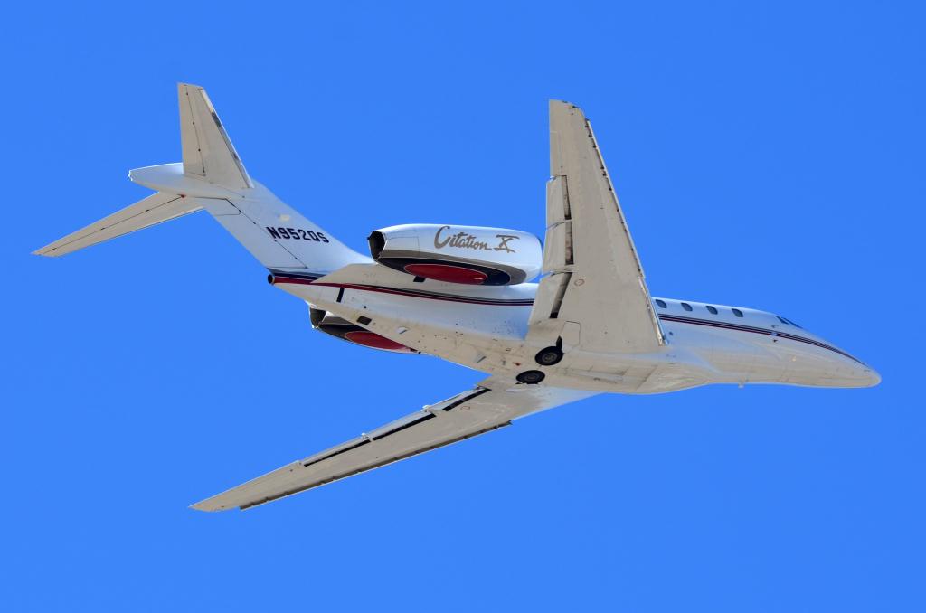 Photo of aircraft N952QS operated by NetJets