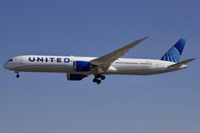 Photo of aircraft N13018 operated by United Airlines