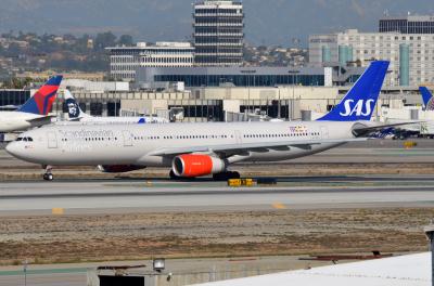 Photo of aircraft LN-RKT operated by SAS Scandinavian Airlines