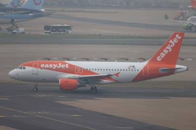 Photo of aircraft OE-LKP operated by easyJet Europe