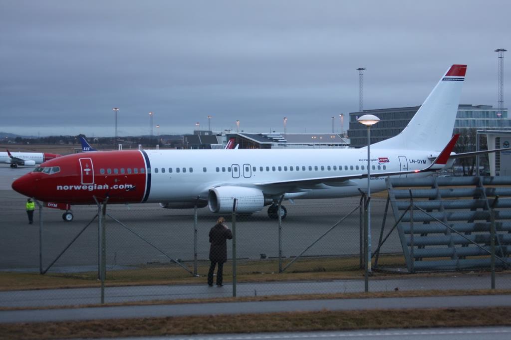 Photo of aircraft LN-DYM operated by Norwegian Air Shuttle