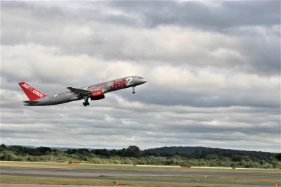 Image of aircraft registration G-LSAA - A 757-236 operated by Jet2
