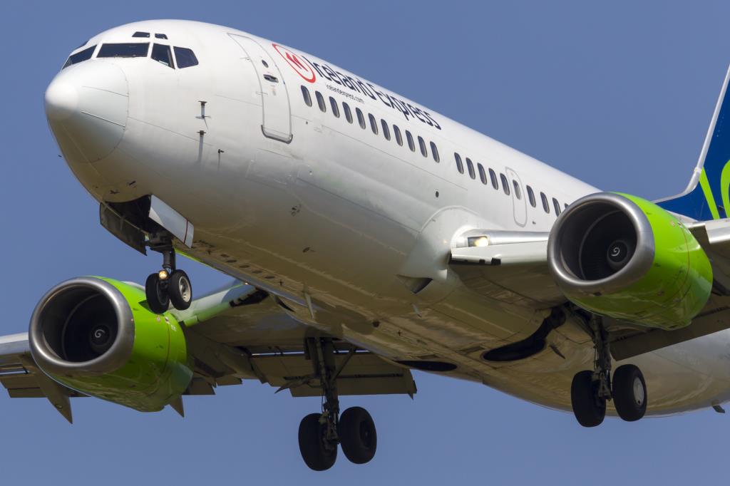 Photo of aircraft G-STRJ operated by Iceland Express