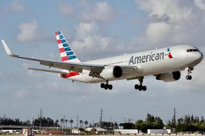 Photo of aircraft N383AN operated by American Airlines