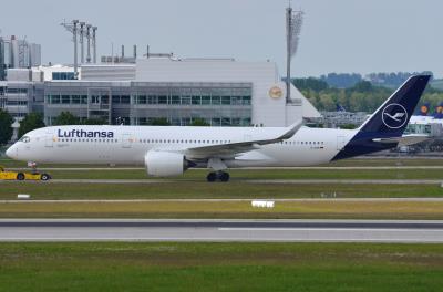 Photo of aircraft D-AIXM operated by Lufthansa
