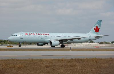 Photo of aircraft C-GJWD operated by Air Canada