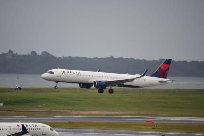 Photo of aircraft N532DN operated by Delta Air Lines