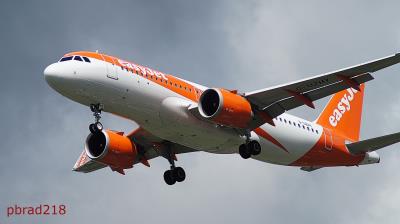Image of aircraft registration G-UZHY - A A320-251N(WL) operated by easyJet
