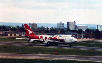 Photo of aircraft VH-OJF operated by Qantas