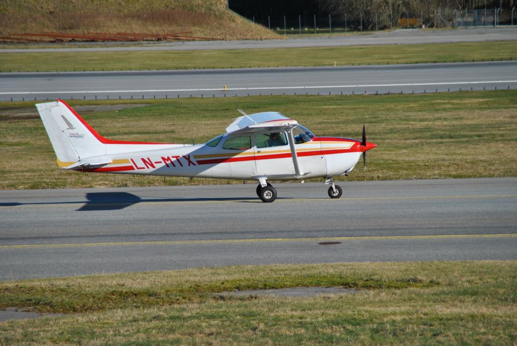 Photo of aircraft LN-MTX operated by Norrønafly