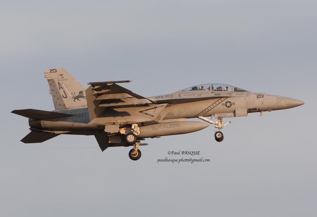 Photo of aircraft 166674 operated by United States Navy