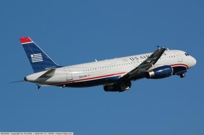 Photo of aircraft N622AW operated by US Airways