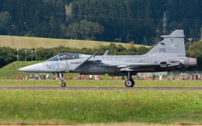 Photo of aircraft 032 operated by Hungarian Air Force