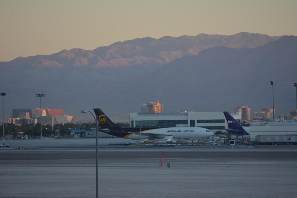 Photo of aircraft N141UP operated by United Parcel Service (UPS)
