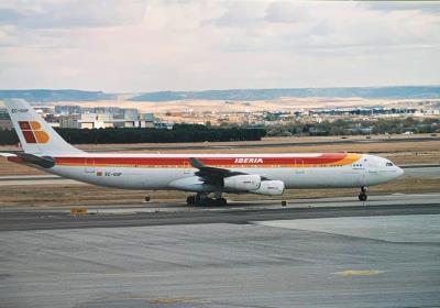 Photo of aircraft EC-GUP operated by Iberia