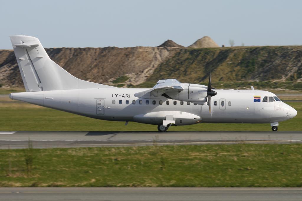 Photo of aircraft LY-ARI operated by DOT LT