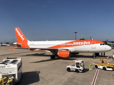 Photo of aircraft G-EZUC operated by easyJet