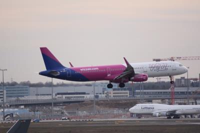 Photo of aircraft HA-LXP operated by Wizz Air