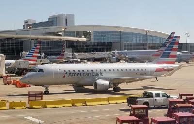 Photo of aircraft N237NN operated by American Eagle