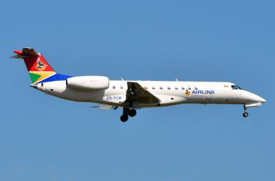 Photo of aircraft ZS-TCB operated by South African Airlink