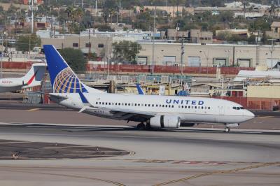 Photo of aircraft N27733 operated by United Airlines
