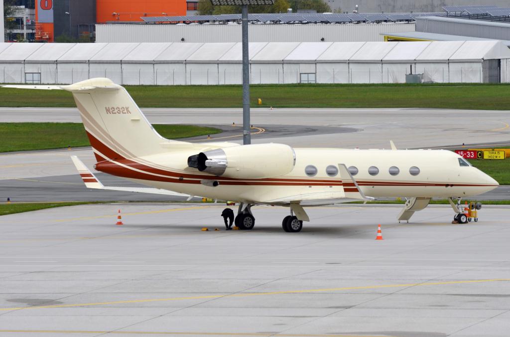 Photo of aircraft N232K operated by Kaiserair Inc