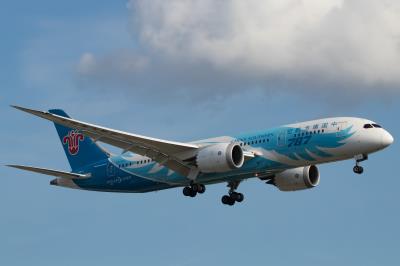 Photo of aircraft B-2726 operated by China Southern Airlines