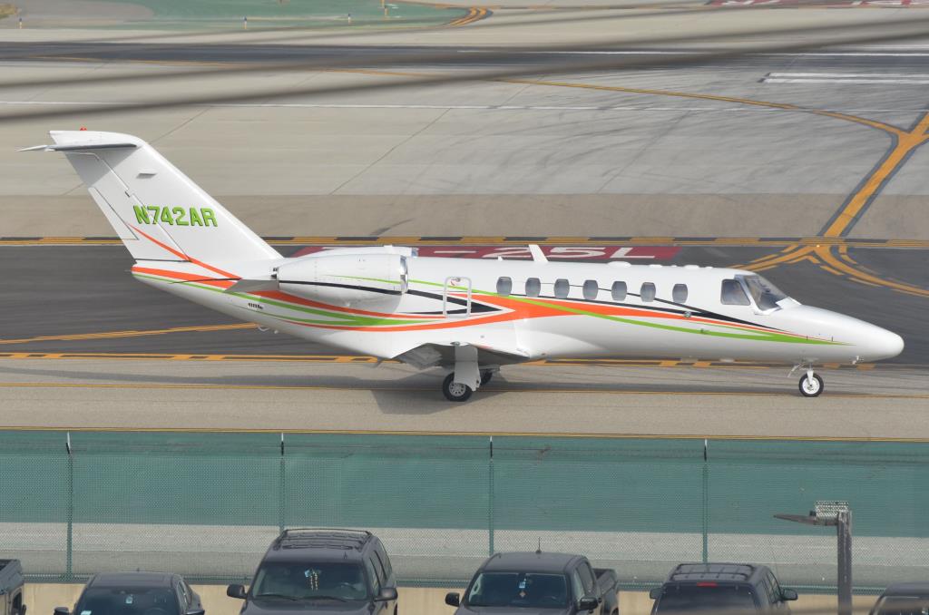 Photo of aircraft N742AR operated by Wilmington Trust Company Trustee