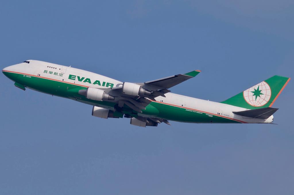 Photo of aircraft B-16462 operated by EVA Air
