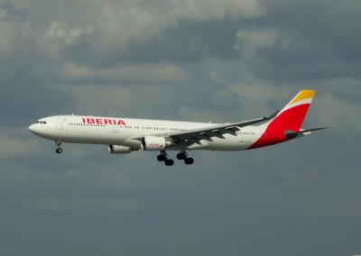 Photo of aircraft EC-LXK operated by Iberia