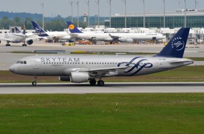 Image of aircraft registration VP-BDK - A A320-214 operated by Aeroflot - Russian Airlines