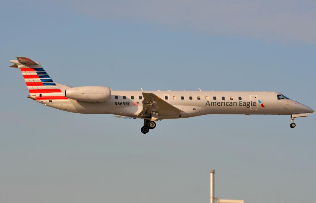 Photo of aircraft N665BC operated by American Eagle