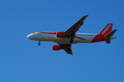 Image of aircraft registration G-EZWA - A A320-214 operated by easyJet