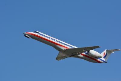 Photo of aircraft N818AE operated by American Eagle