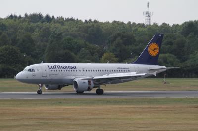 Image of aircraft registration D-AIBB - A A319-112 operated by Lufthansa