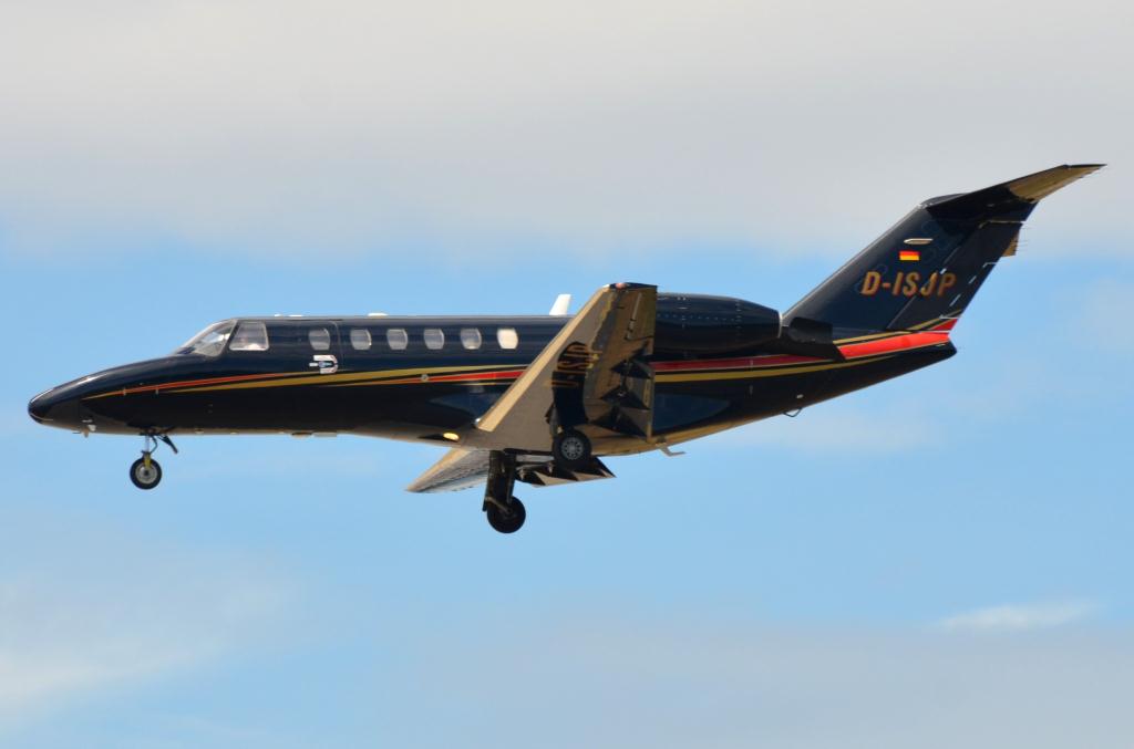 Photo of aircraft D-ISJP operated by Starwings Dortmund Luftfahrt