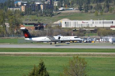 Photo of aircraft C-GIJZ operated by Air Canada Express