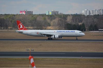 Photo of aircraft TC-JRT operated by Turkish Airlines