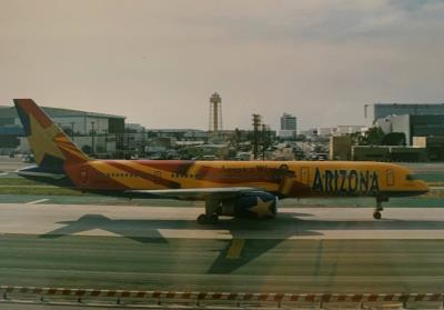 Photo of aircraft N916AW operated by America West Airlines