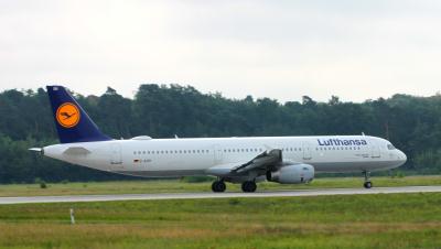 Photo of aircraft D-AISH operated by Lufthansa
