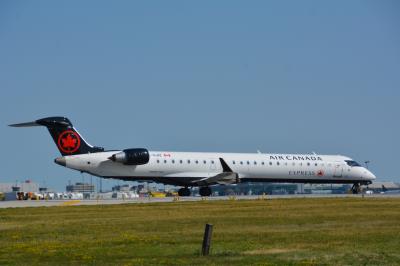 Photo of aircraft C-GJIZ operated by Air Canada Regional