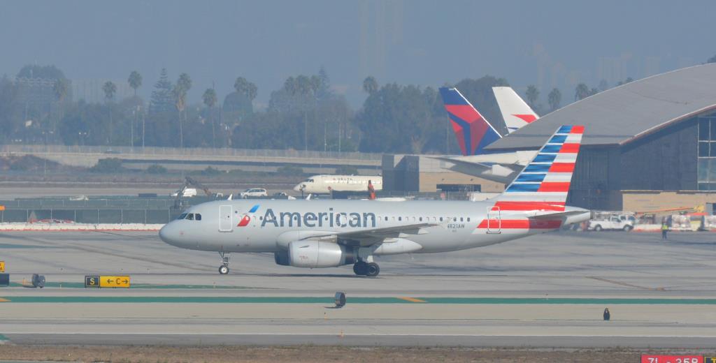 Photo of aircraft N821AW operated by American Airlines