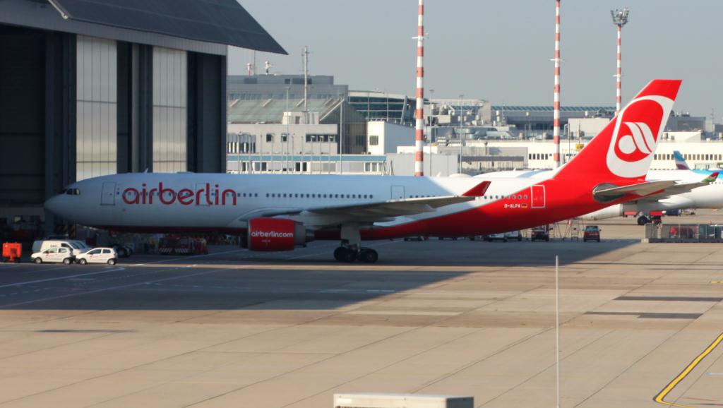 Photo of aircraft D-ALPA operated by Air Berlin