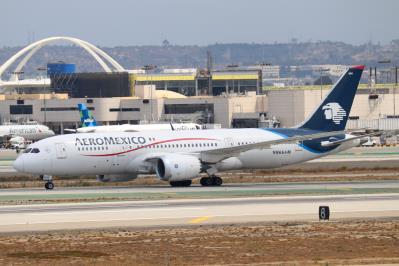 Photo of aircraft N966AM operated by Aeromexico