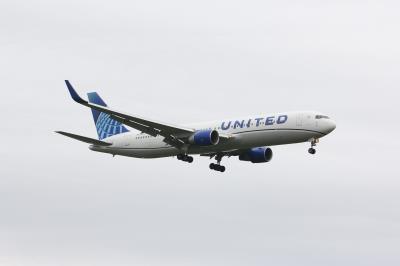 Photo of aircraft N676UA operated by United Airlines