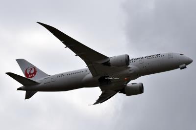 Photo of aircraft JA842J operated by Japan Airlines