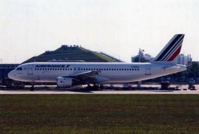 Photo of aircraft F-GFKV operated by Air France