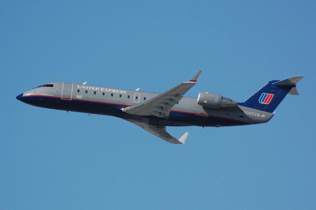 Photo of aircraft N965SW operated by United Express